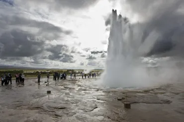 Strokkur Geysir.jpg
