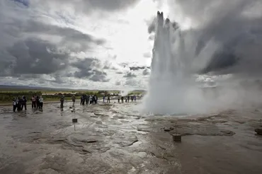 Strokkur Geysir.jpg